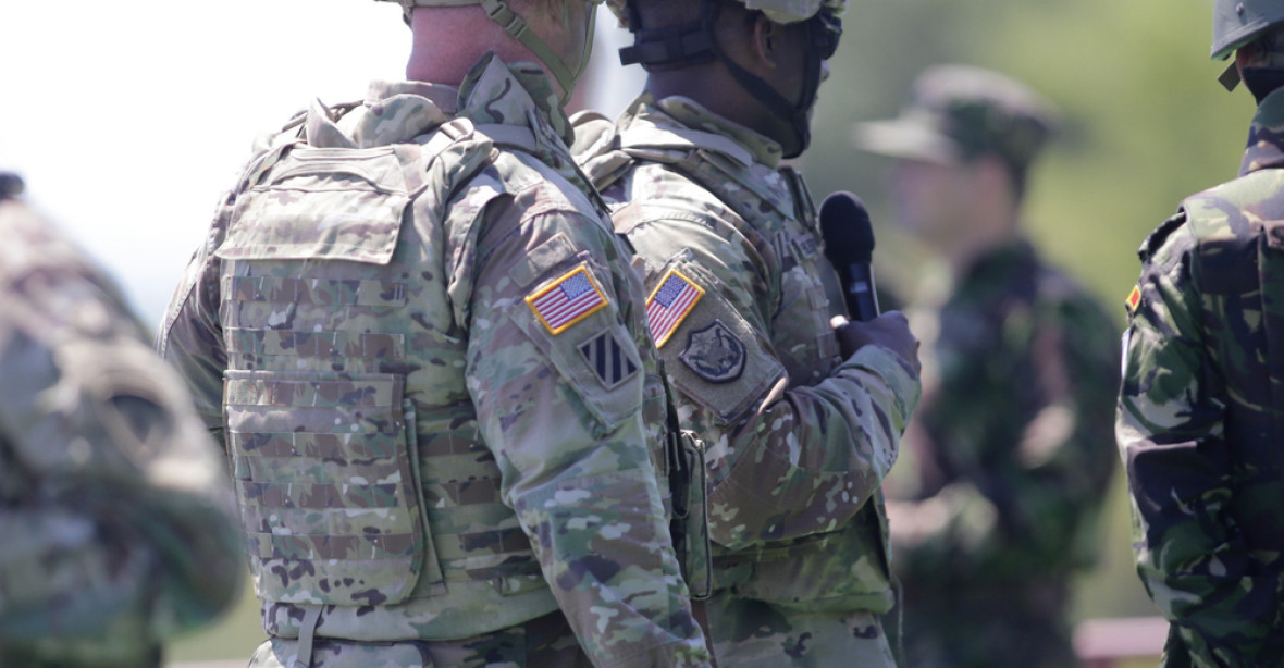 USA chtějí snížit počty amerických vojáků ve východní Evropě. Pokud se přidá i Rusko