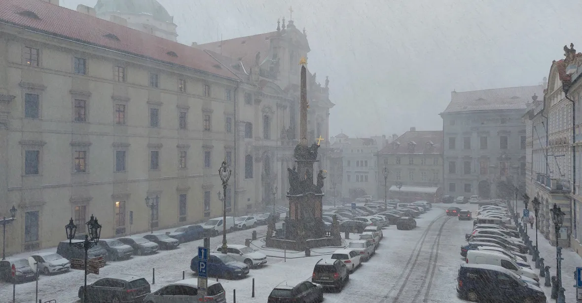 V Česku bude sněžit a teploty klesnou až k minus deseti stupňům