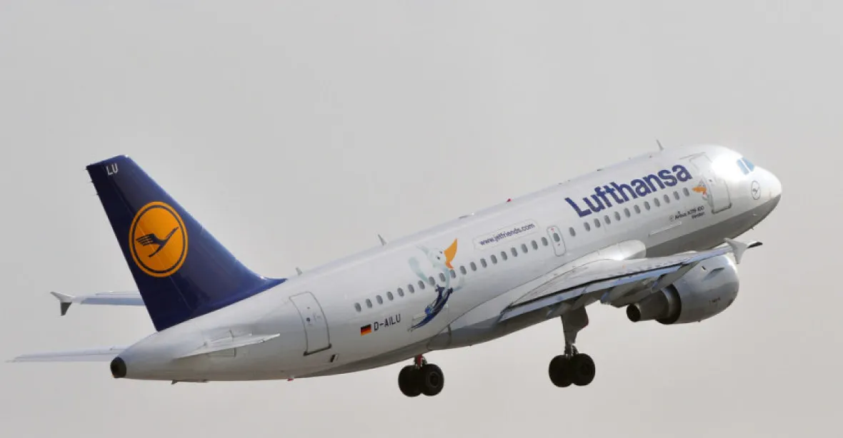 Lufthansa začala odkládat večerní lety do Kyjeva na ráno kvůli bezpečnosti, tvrdí Ukrajinci