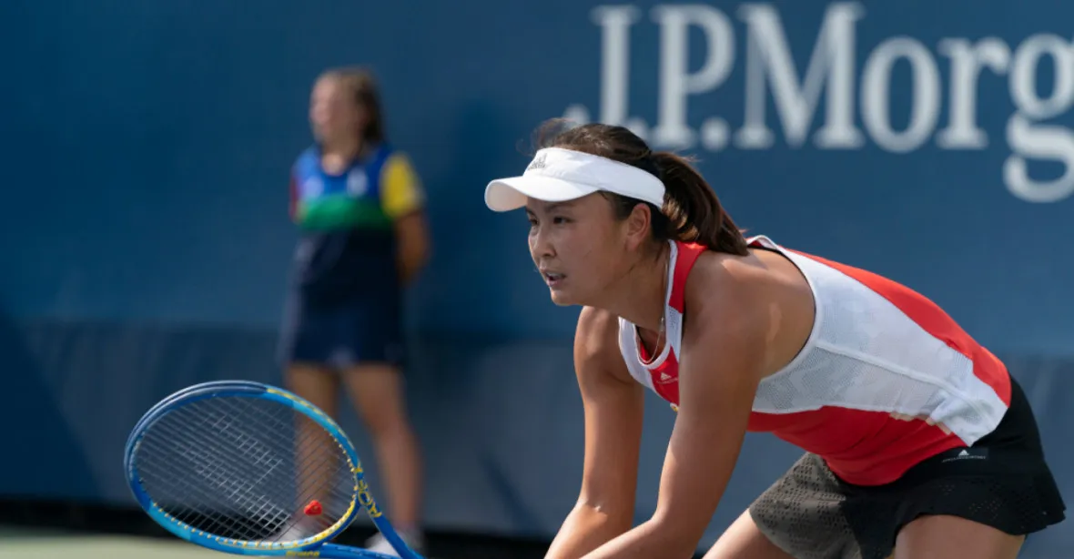 Australian Open zakázalo trička se zmizelou čínskou tenistkou. „Ubohé,“ kritizuje Navrátilová