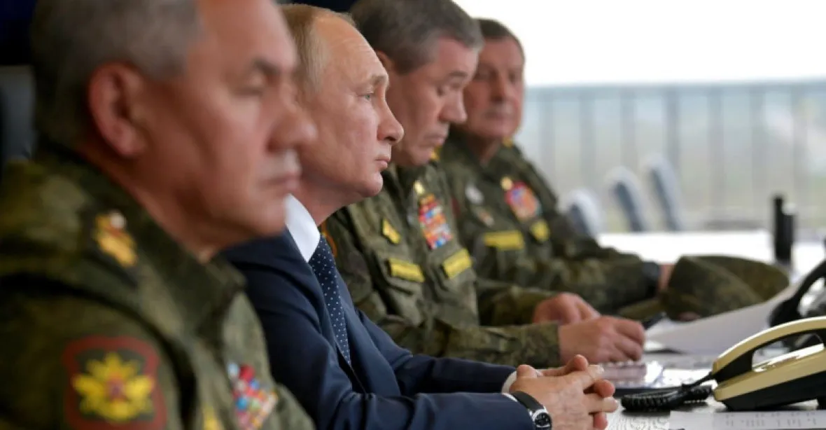 Jakou hru hraje Putin. K dosažení cíle mu zůstávají jen vojenská řešení