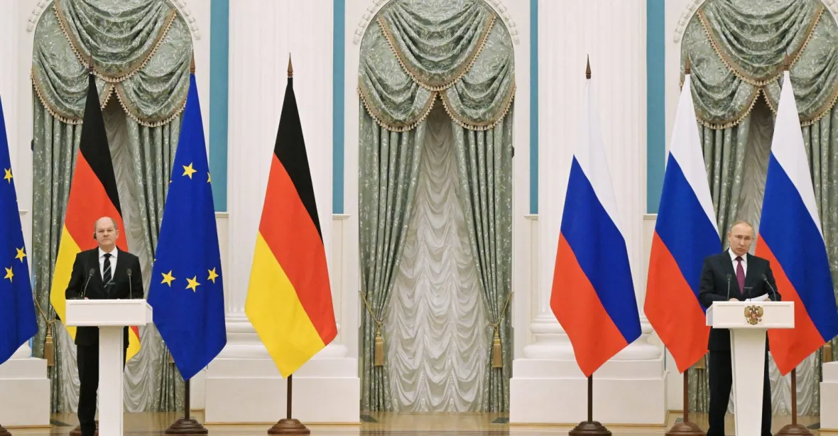 Evropa v čele s Německem Putinovi financuje válku