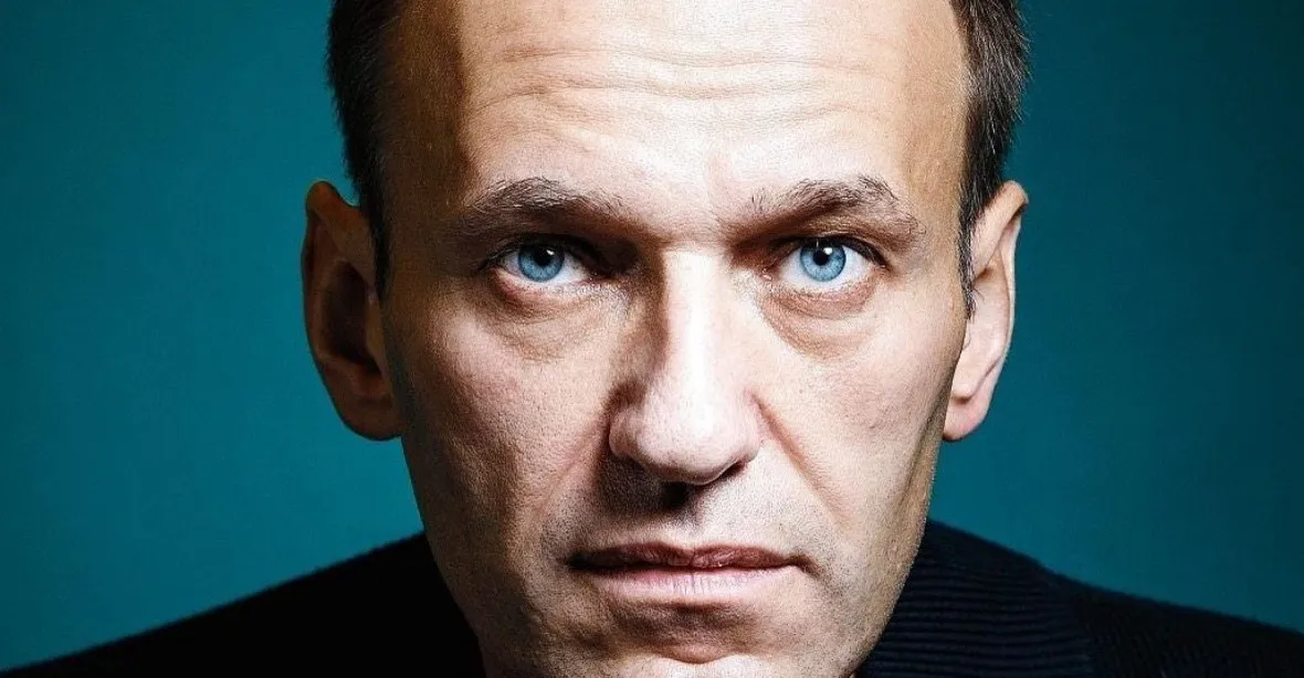 Vyjděte do ulic a zastavte maniaka, burcuje Rusy z vězení Navalnyj