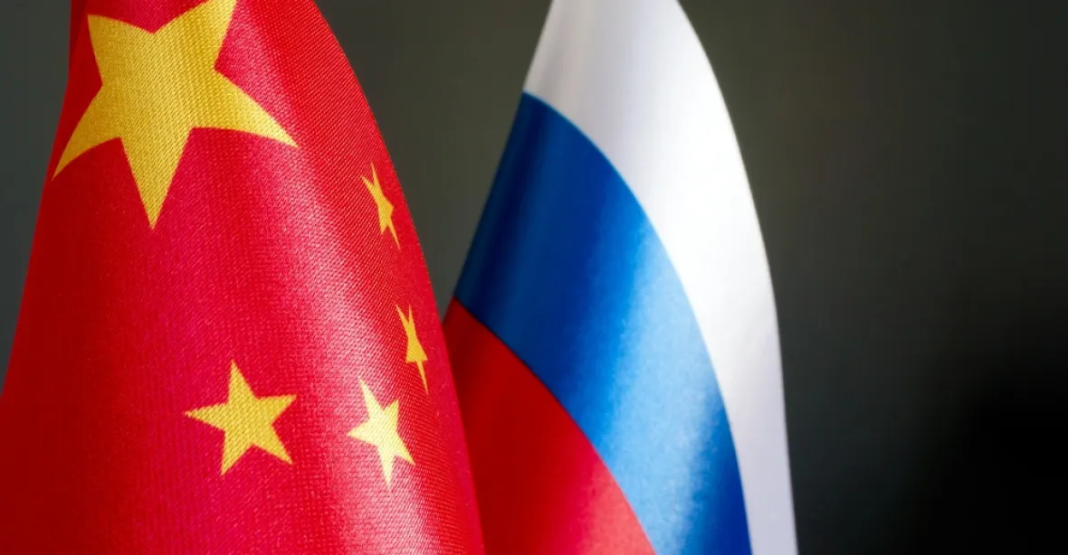 Rusko dopadne špatně, Čína si nemůže dovolit ho podporovat, píše přední čínský politolog