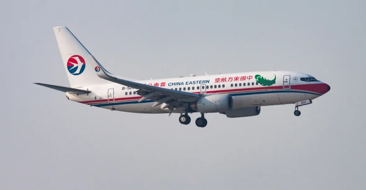 V čínských horách se zřítilo letadlo se 133 cestujícími