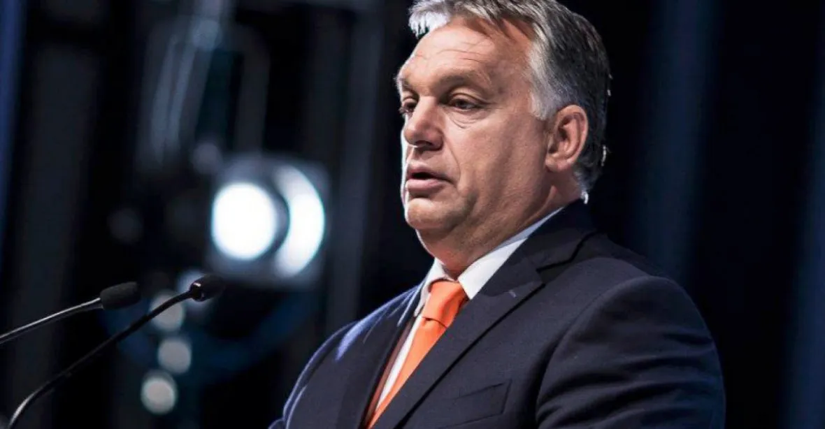 „Já jsem právník, on herec.“ Orbán shazoval Zelenského, práva ale vystudovali oba
