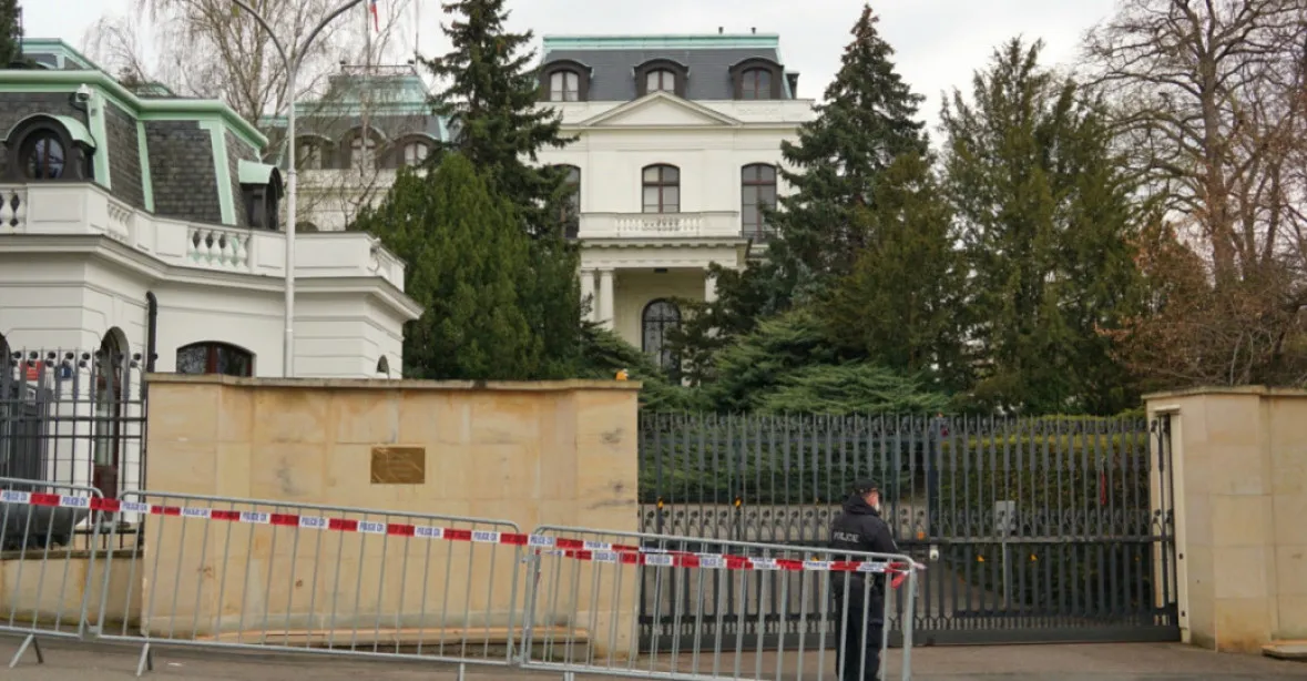 Česko vyhošťuje dalšího ruského diplomata z ambasády. Byl „nežádoucí“