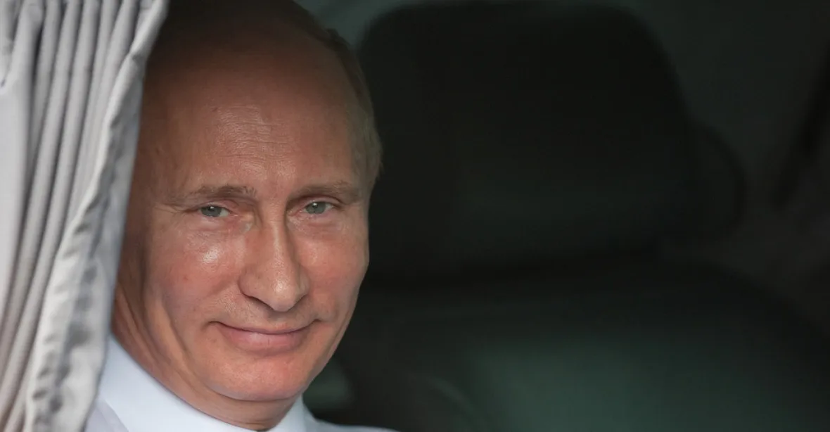 „Rusko už zbankrotovalo dávno.“ Co pro Putina znamená odstřižení od dolarů