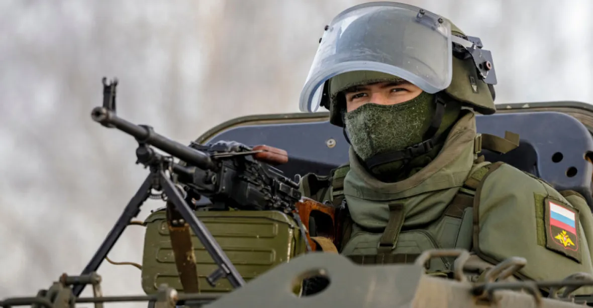 Dlouhá ruská kolona vyrazila do míst rozhodující bitvy. Ukrajinci hlásí její zničení