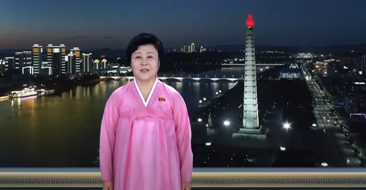 Kim Čong-un věnoval proslulé hlasatelce za celoživotní službu luxusní vilu