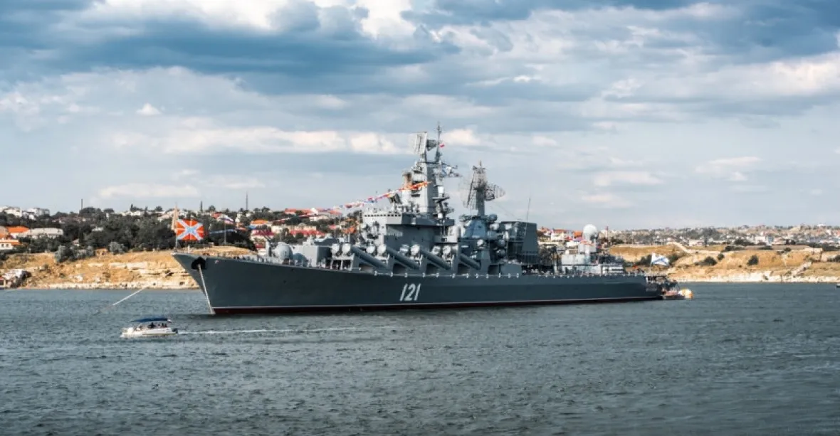 První snímky zničené Moskvy. Při potopení křižníku zemřelo nejméně 40 vojáků, tvrdí matka námořníka