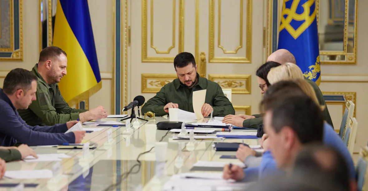 Ukrajina vyplnila dotazník pro vstup do EU. Potvrzení statutu kandidáta čeká už v červnu