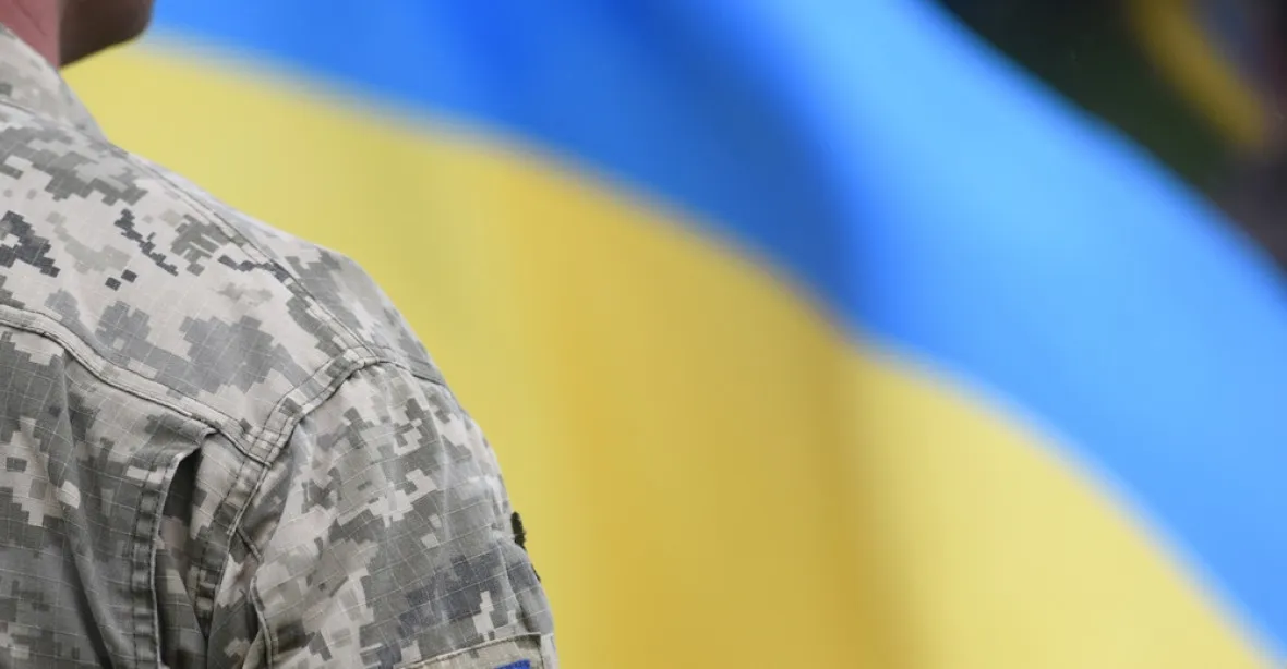 V Británii se cvičí desítky ukrajinských vojáků. Do vlasti se vrátí i se 120 obrněnými vozy