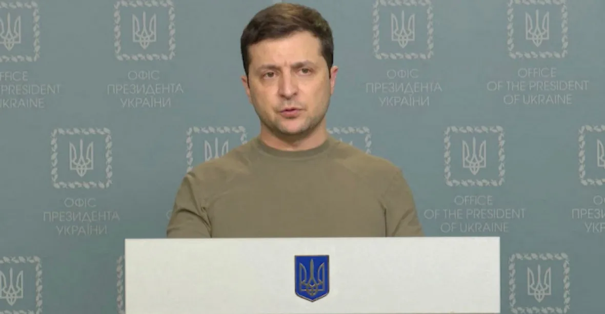 Zelenskyj: Všechna okupovaná území dobudeme brzy zpět. Do Kyjeva míří američtí ministři