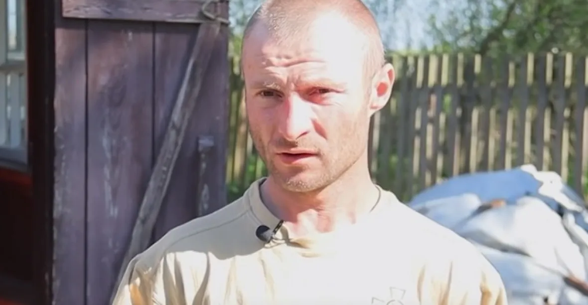 VIDEO: Ukrajinec přežil vlastní popravu. Postřelený se sám dostal z hrobu