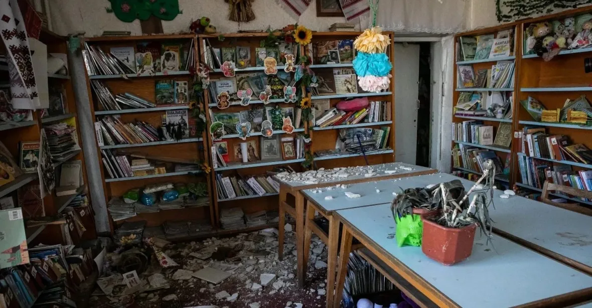 „Nevycházejte z krytů.“ Rusové zasáhli v Severodoněcku školu, kde se ukrývalo 200 lidí