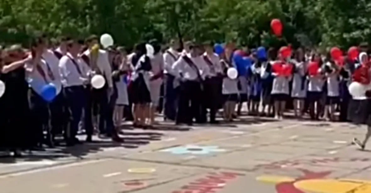 „Ne válce! Putin je ďábel!“ křičela studentka v Dagestánu. Pak se musela veřejně kát