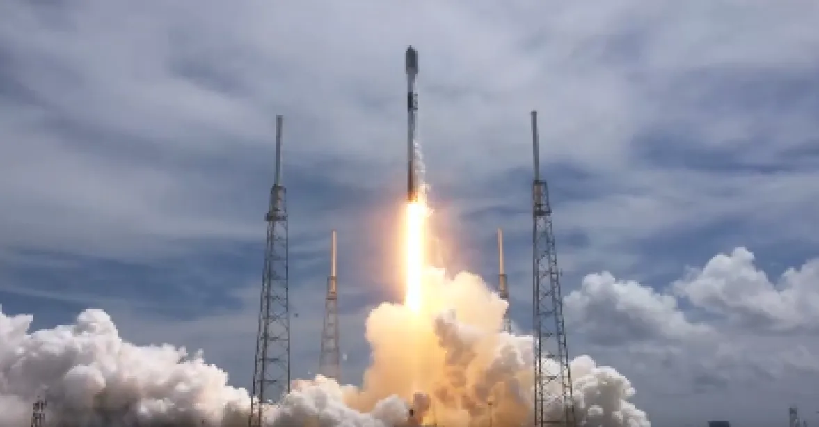 Českou družici s Hurvínkem na palubě vynesla do vesmíru Muskova SpaceX