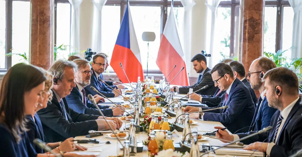 V Praze jedná česká a polská vláda naráz