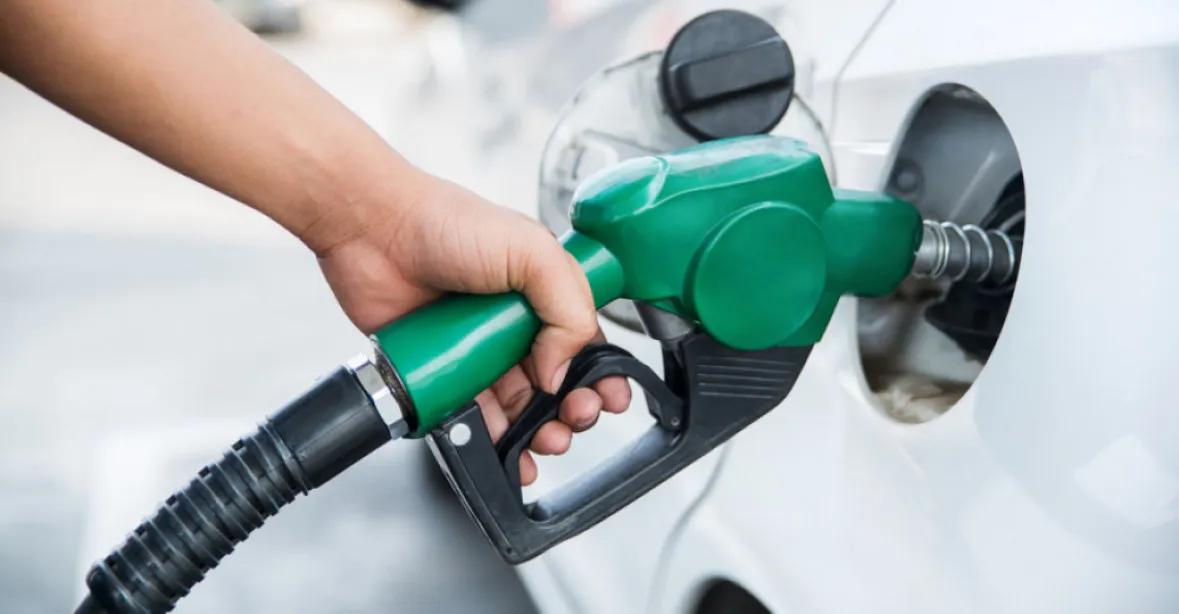 Cena benzinu dosáhla rekordu. 47,31 korun za litr