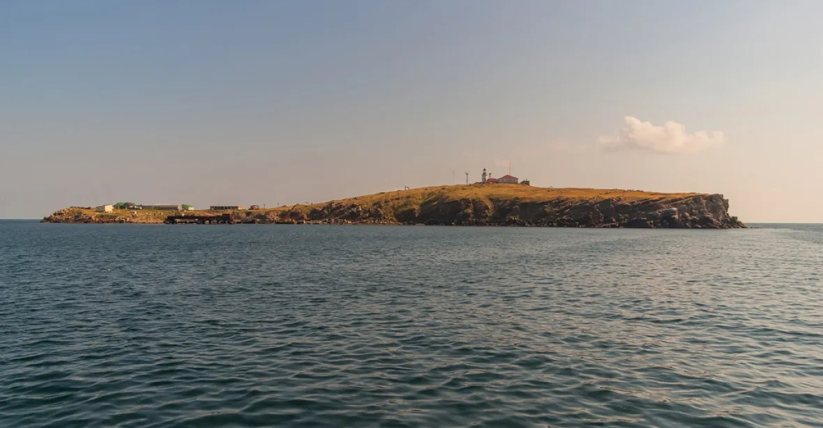 U Hadího ostrova jsme zasáhli ruskou loď se zbraněmi, hlásí Ukrajinci