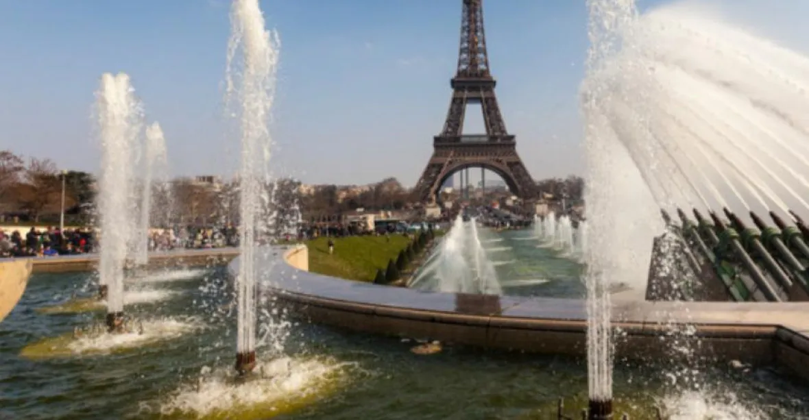 Ikonické pařížské náměstí Trocadéro je už nebezpečné. Přepadávají tu ozbrojení migranti