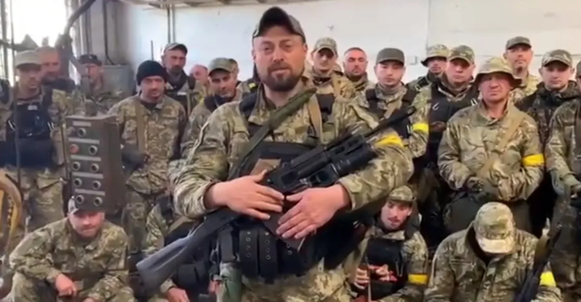 Ruské jednotky odmítají plnit rozkazy. Ukrajinci se potýkají s dezertéry