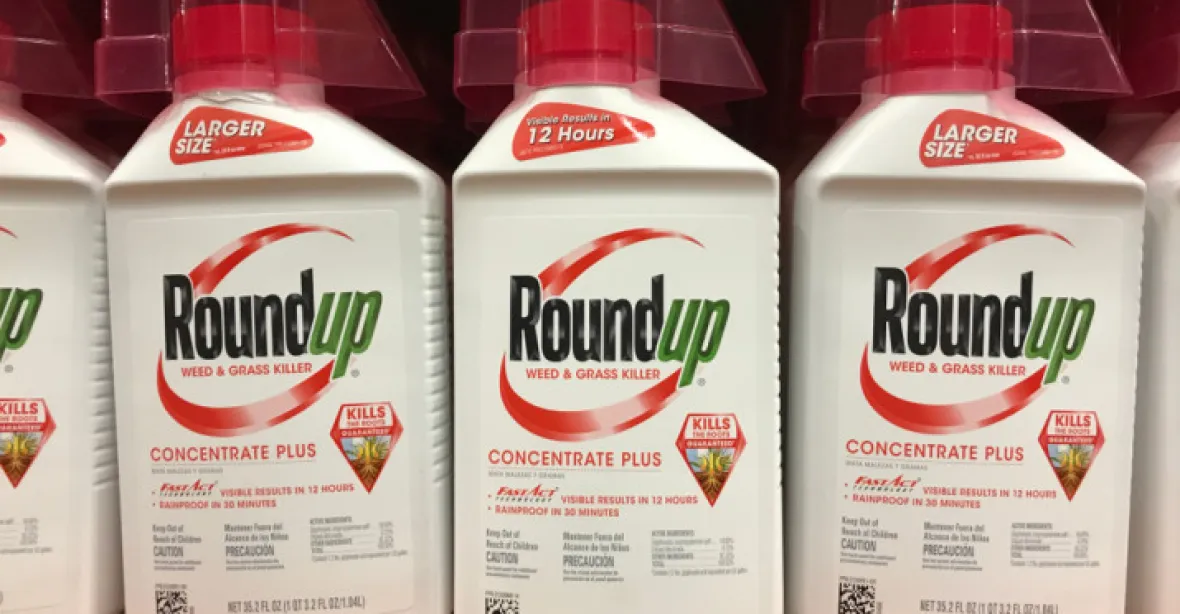 Herbicid Roundup mu zničil zdraví, muž na firmě Bayer vysoudil přes půl miliardy