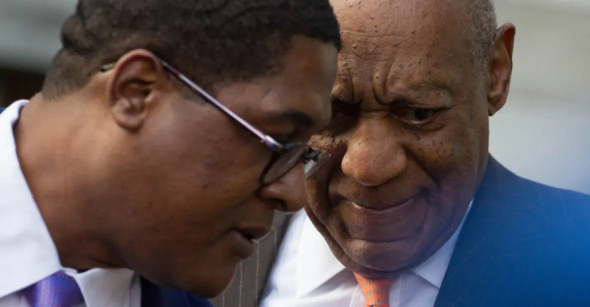 Komik Bill Cosby podle amerického soudu sexuálně napadl náctiletou v roce 1975