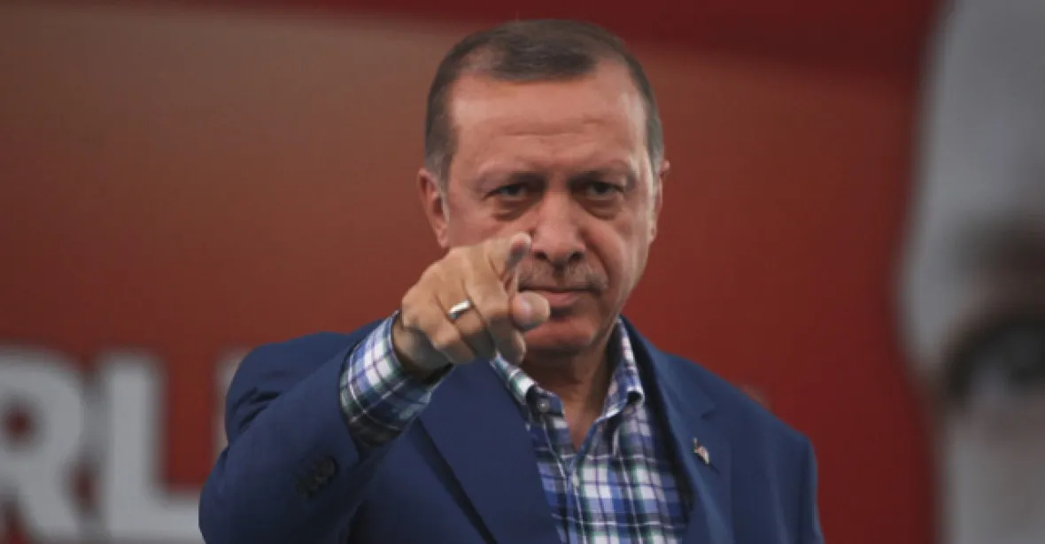 Erdogan švédskou premiérku nepotěšil. Stockholm dělá málo proti terorismu, řekl jí