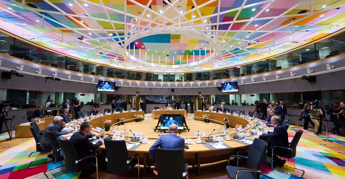 Velké země a Brusel stupňují tlak na změny hlasování v EU. Malé země by ostrouhaly
