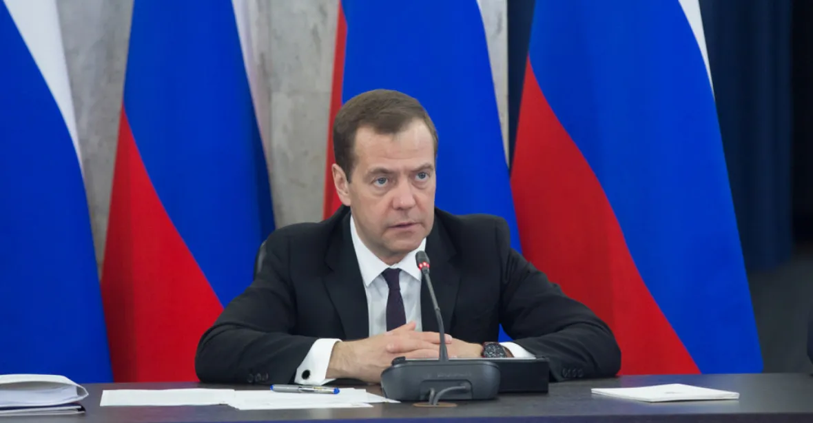 Trestat jadernou mocnost Rusko ohrožuje existenci lidstva, varuje Medveděv