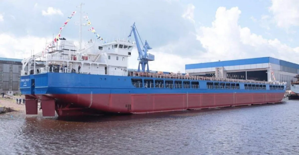 Turecko nechalo proplout ruskou loď s kradeným ukrajinským obilím. Kyjev se zlobí