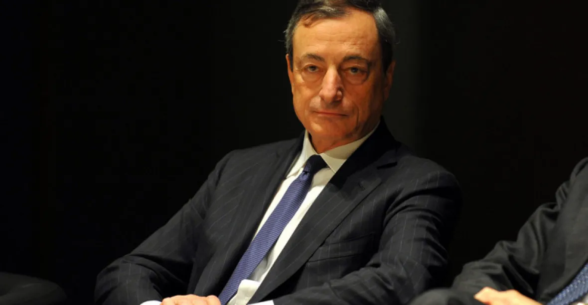 Italský premiér Draghi oznámil, že rezignuje. Prezident demisi odmítl