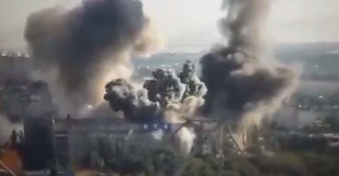VIDEO: Ruské rakety zasáhly dvě univerzity na jihu Ukrajiny