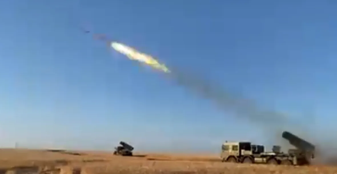 VIDEO: Ukrajinci ukázali české raketomety RM-70 v akci