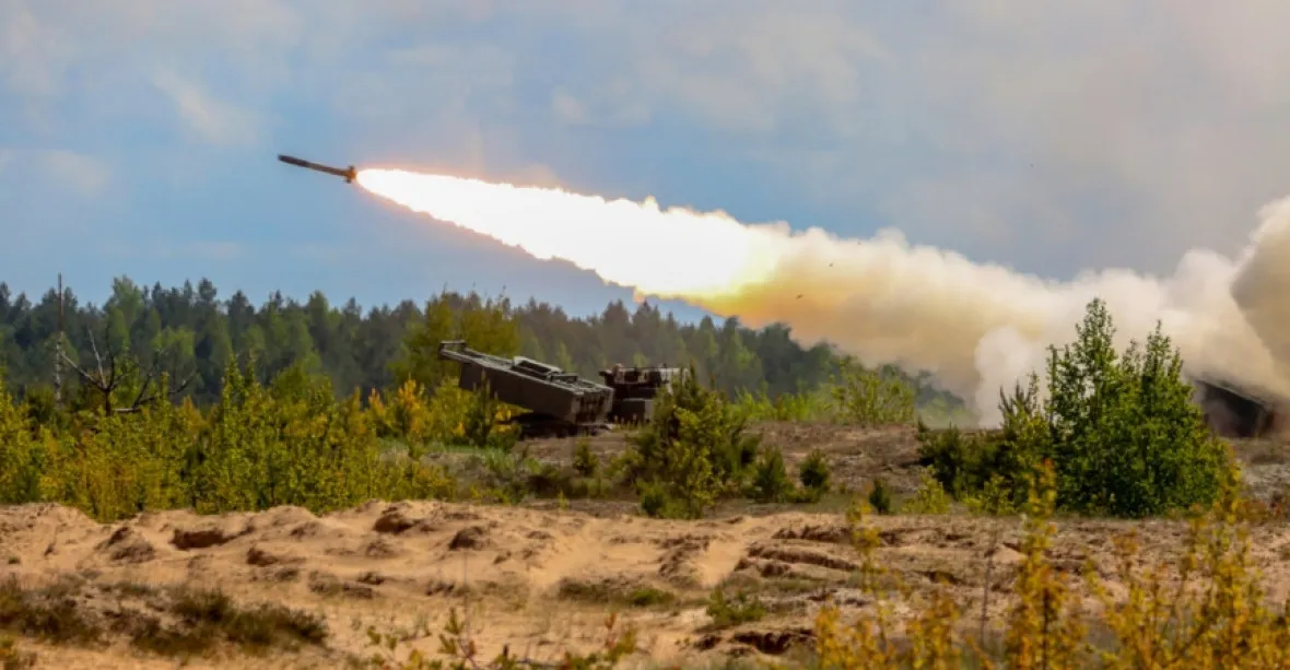 Další smrtící HIMARS pro Ukrajinu. Amerika posílá raketomety, které nahání Rusům strach