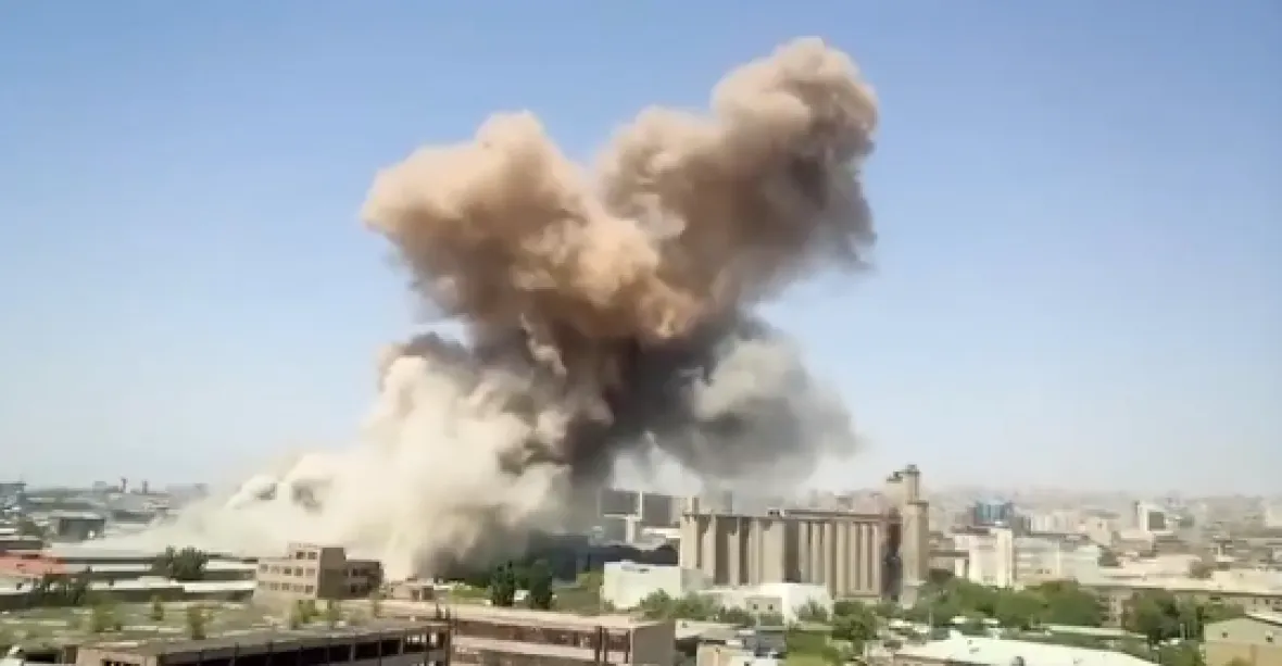 Obří exploze zábavní pyrotechniky v Jerevanu. Zabila pětiletou dívku a desítky lidí zranila