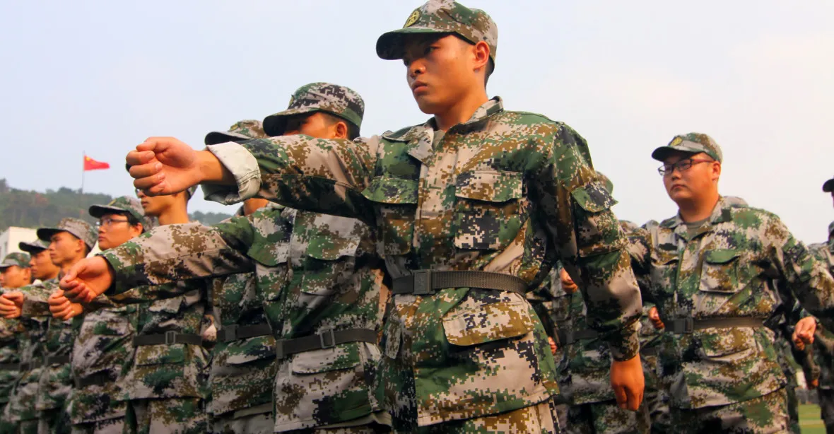 Čína pošle své vojáky do Ruska na společné cvičení. S Ukrajinou to prý nesouvisí