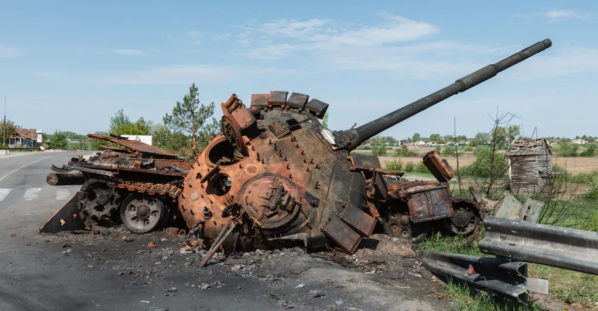 VIDEO: Kyjev chystá Den nezávislosti. Na hlavním bulváru vystavuje zničené ruské tanky