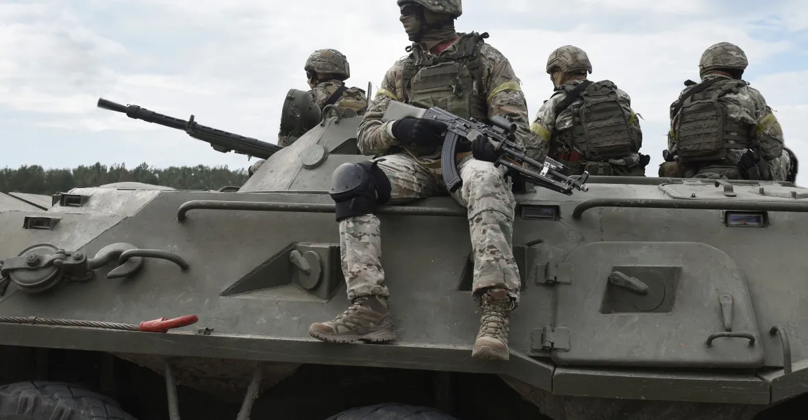 Otrávili jste naše vojáky klobásovým jedem, obviňuje Moskva Kyjev