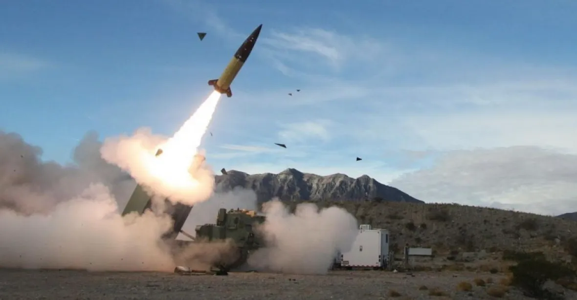Ukrajinci už mají rakety pro HIMARS s doletem 300 kilometrů, napovídají důkazy