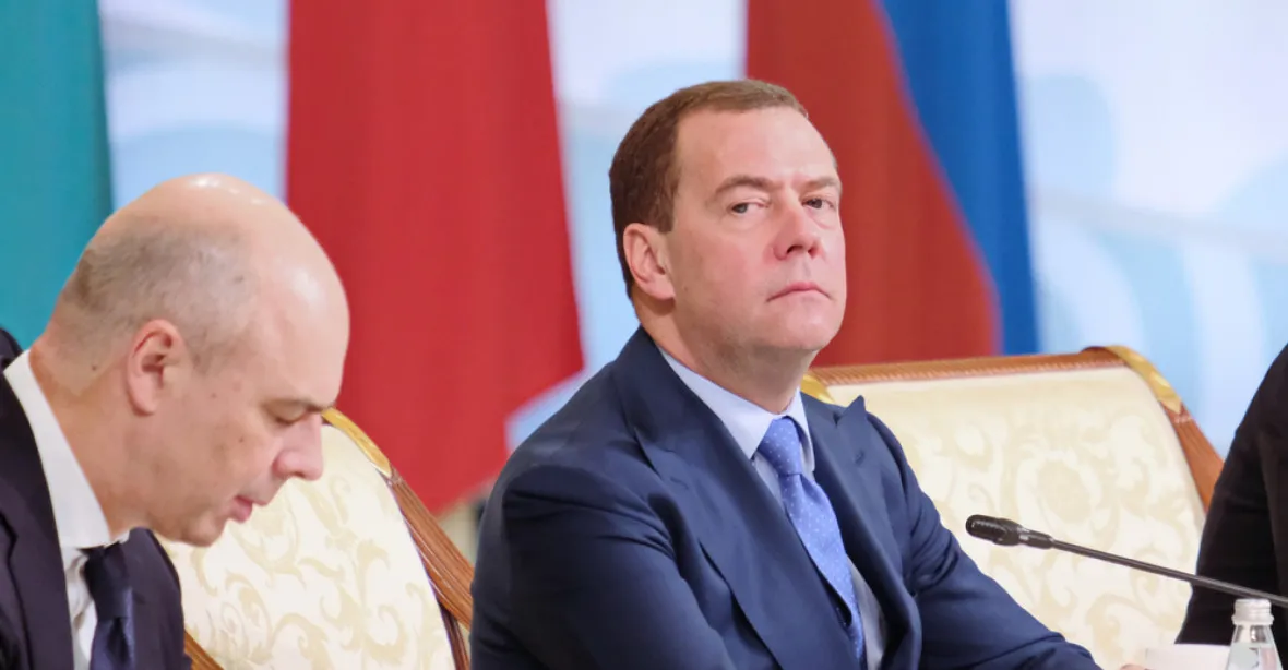 Na Ukrajině předcházíme třetí světové válce, prohlásil Medveděv