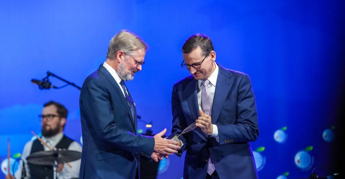 Fiala se v Polsku dohodl na novém plynovodu. Získal ocenění Člověk roku