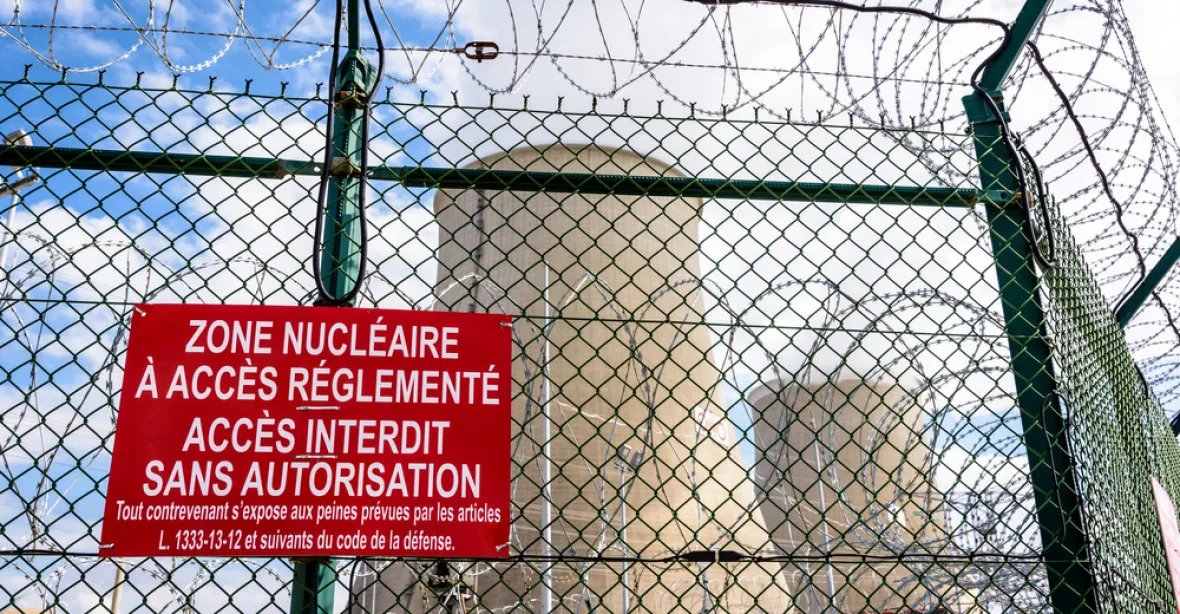 Jaderný debakl Francie. Mimo provoz je polovina bloků, proud se dováží z Německa