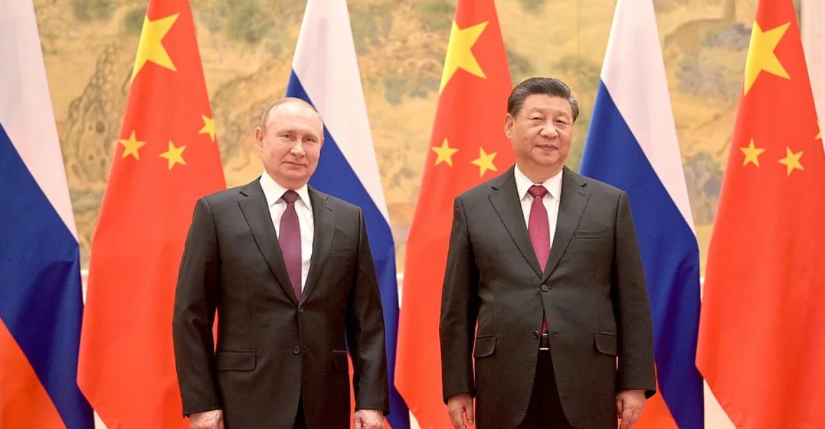 Postoj Číny ke „krizi na Ukrajině“ je vyrovnaný, ocenil Putin Si Ťin-pchinga