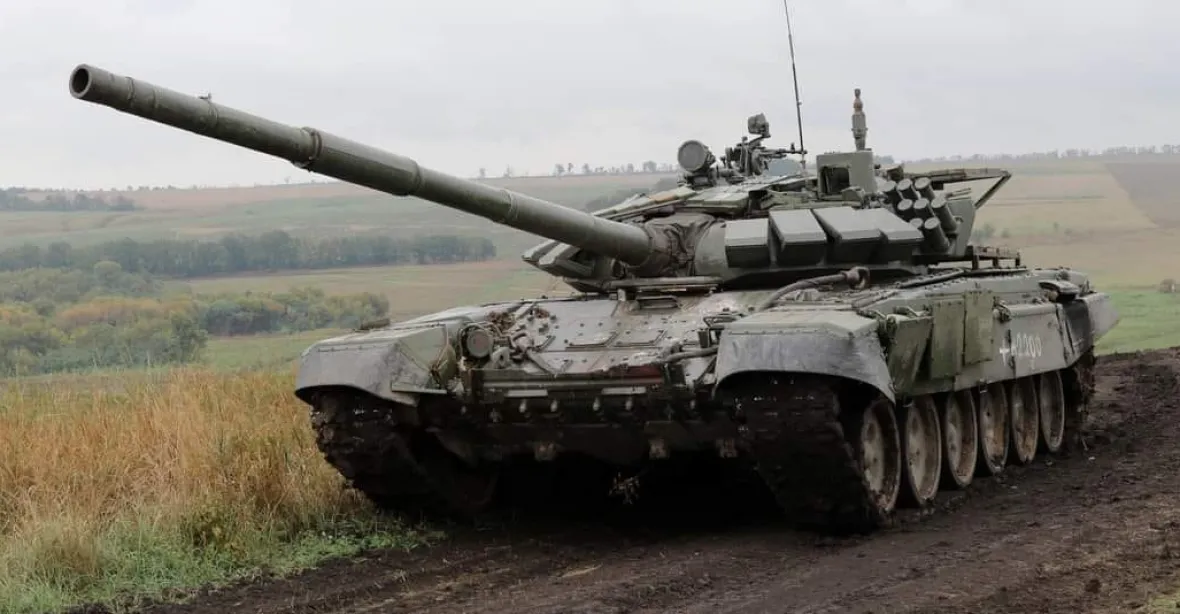 Nesmyslné ofenzívy? Rusové útočí na Donbasu místo obrany v Charkovské oblasti
