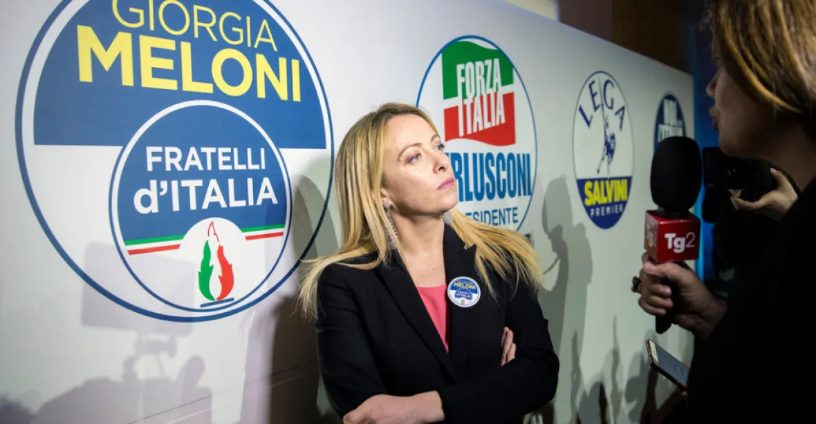 Italská pravice směřuje k vítězství. „Máme nástroje,“ pohrozila jí von der Leyenová