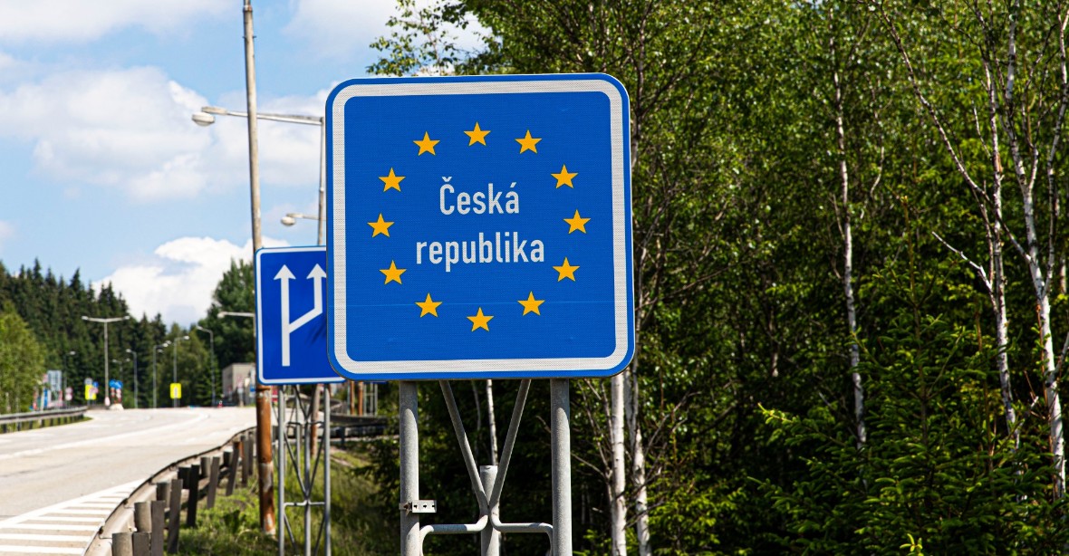 O kontrolách na hranicích chtějí Slováci jednat v EU. Černochová možná pošle vojáky
