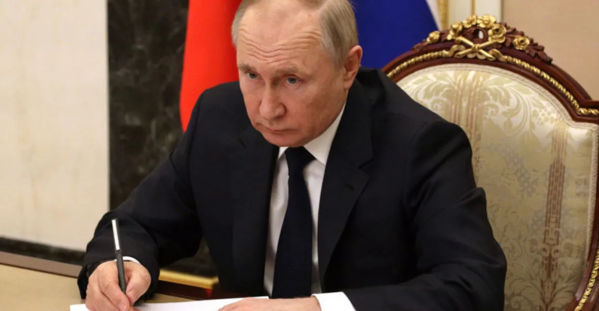 Putin uznal nezávislost Chersonu a Záporoží, pak je připojí k Rusku
